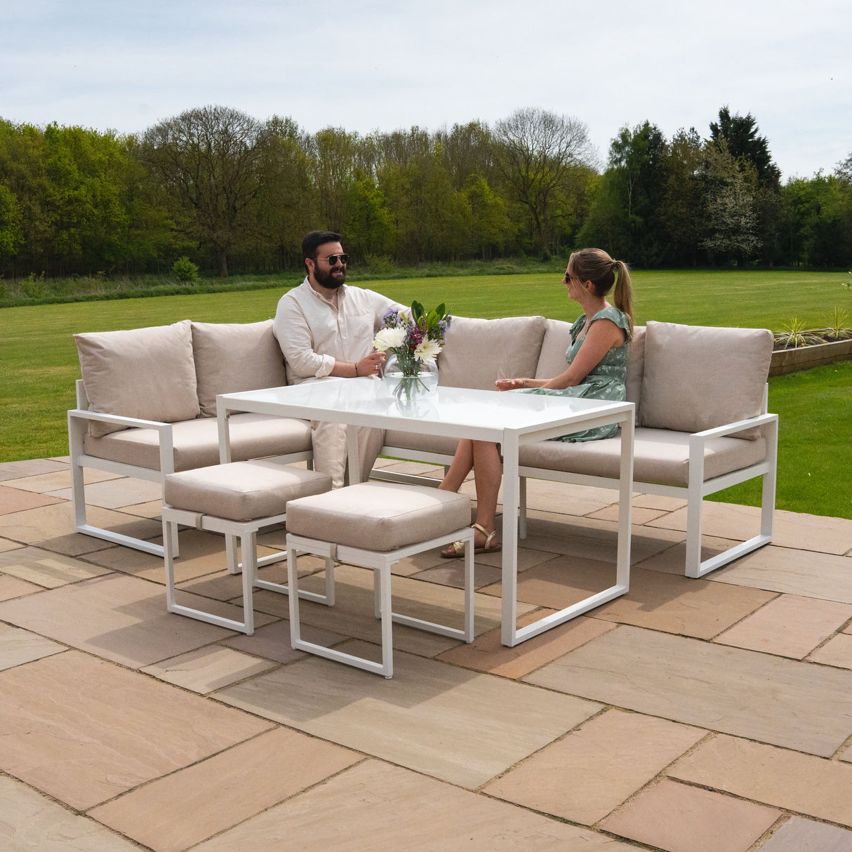 Aluminium Corner Sofa Set With Black Rattan Storage Box - White